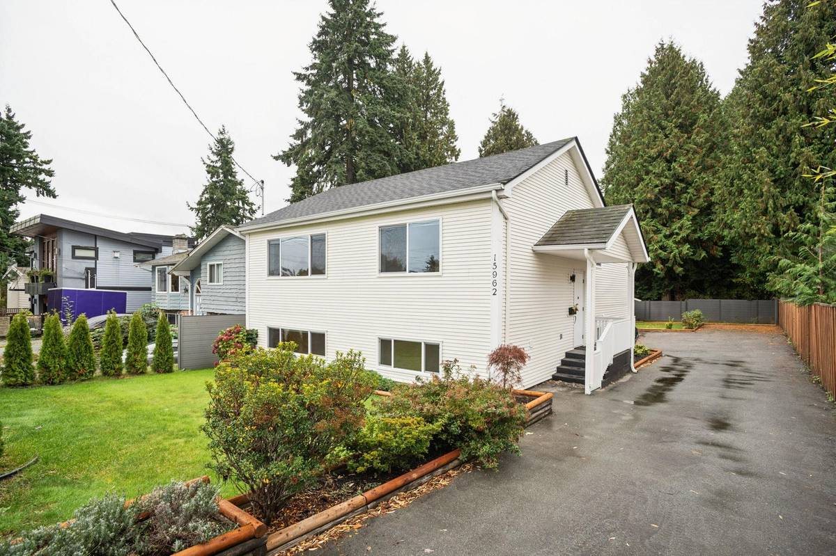 15962 NORTH BLUFF ROAD real estate listing in SOUTH SURREY WHITE ROCK, BC