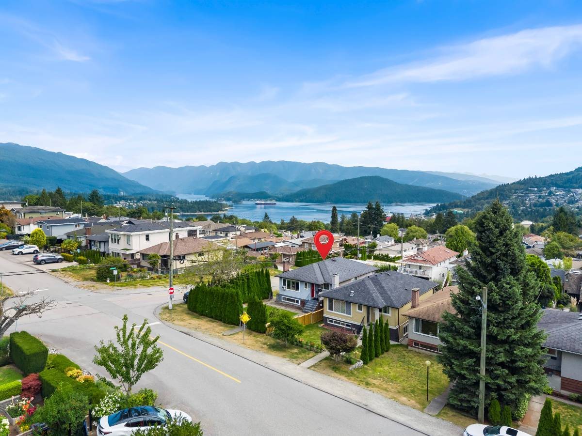 6 SEA AVENUE real estate listing in BURNABY, BC