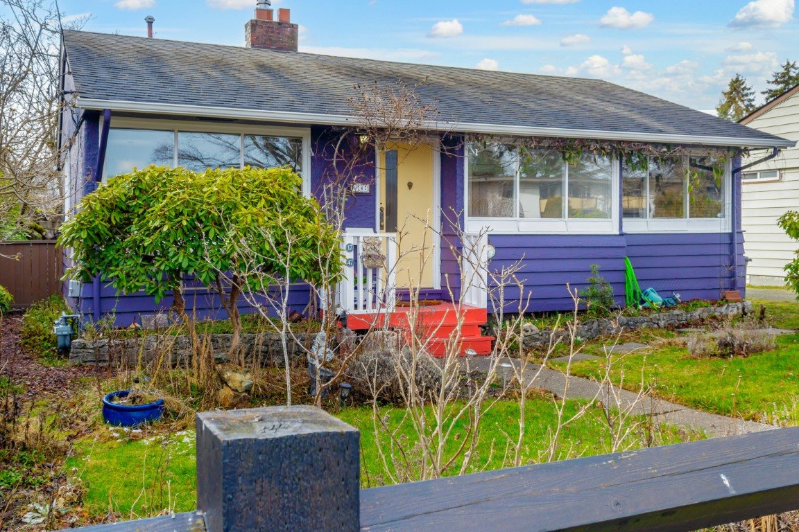 1747 Newton Street real estate listing in Victoria, BC