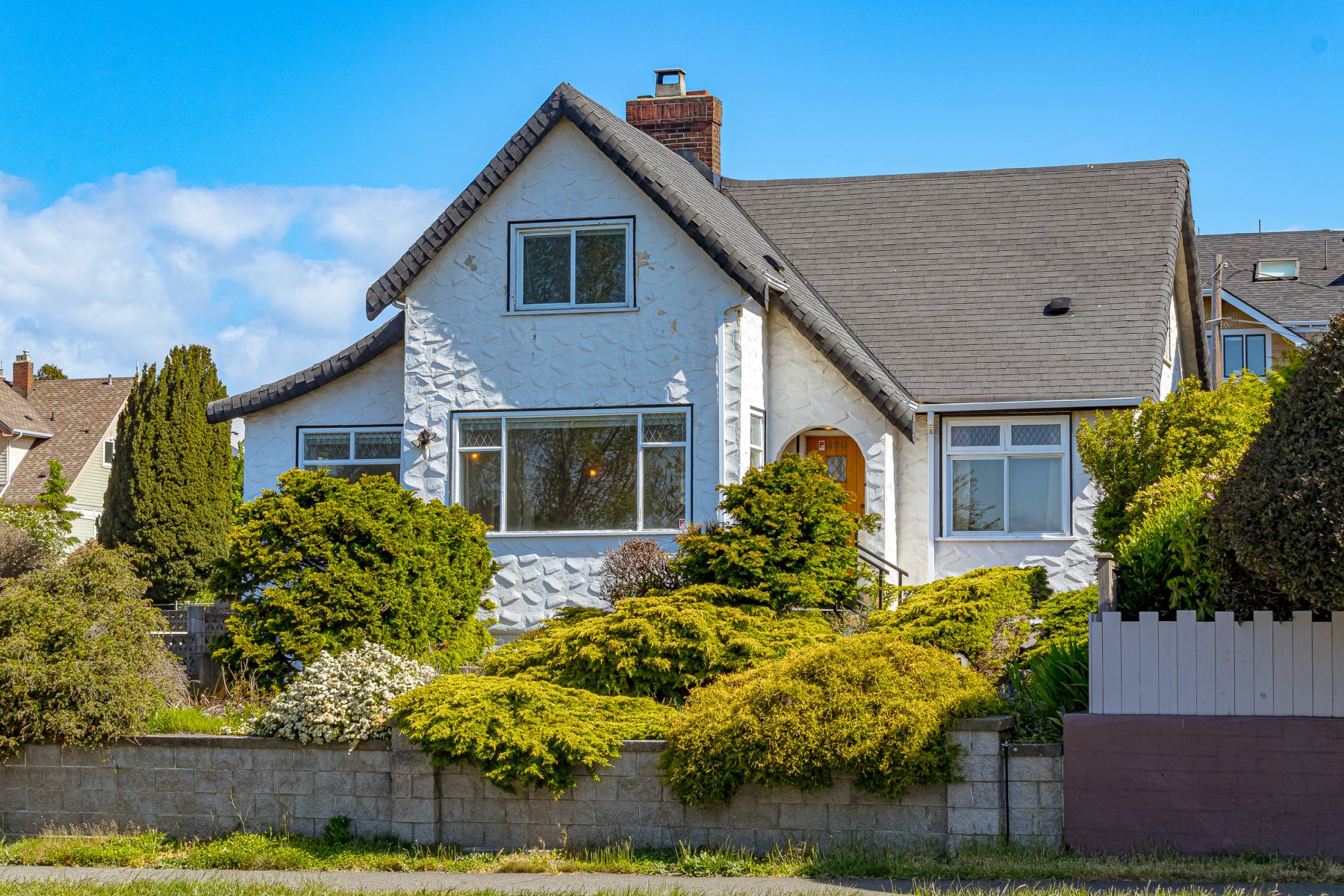 690 Dallas Road real estate listing in Victoria, BC